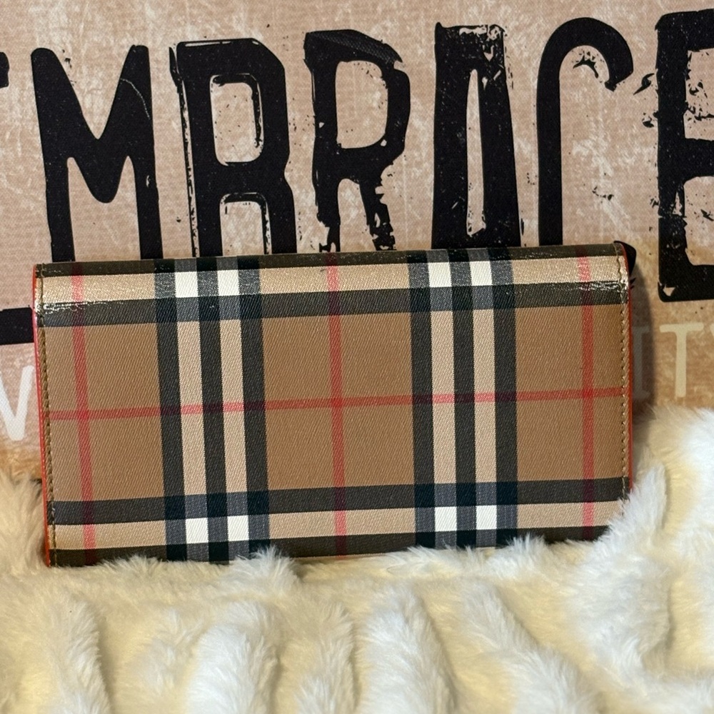 Burberry Tan Plaid Wallet - Picture 2 of 14